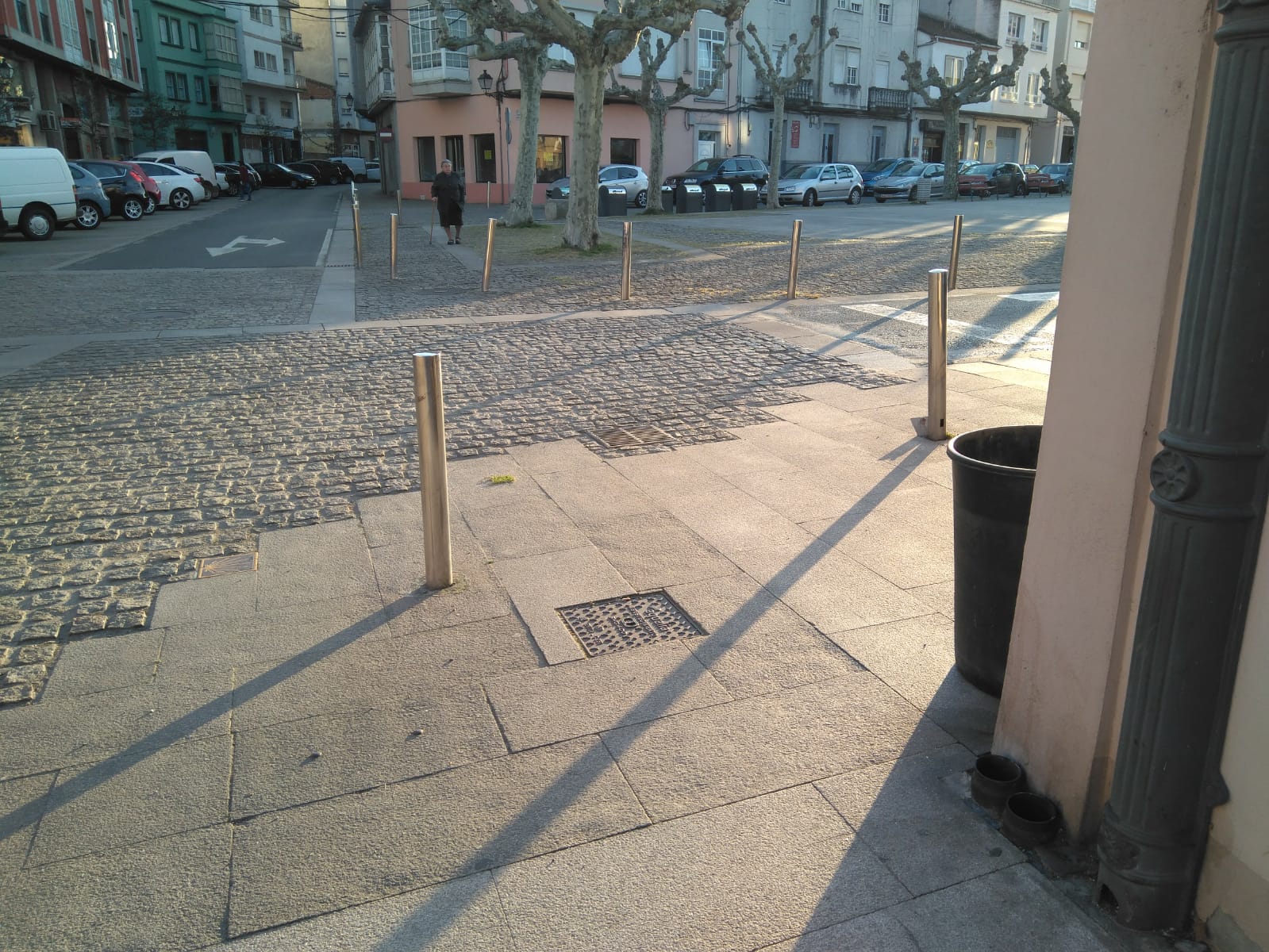 Tercera propuesta: esquina plaza San Antonio, suplantando a uno de los pivotes