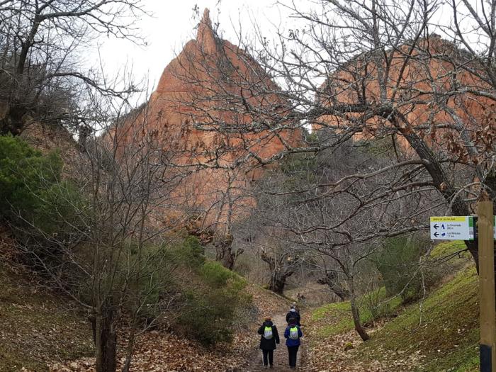 La Asociación del Camino de Invierno ha inciado la peregrinación por el Camino de Invierno desde Ponferrada a Las Médulas